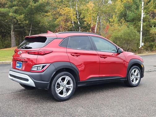 2022 Hyundai KONA SEL