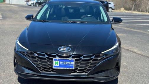 Black 2023 Hyundai ELANTRA Limited