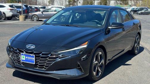 Black 2023 Hyundai ELANTRA Limited
