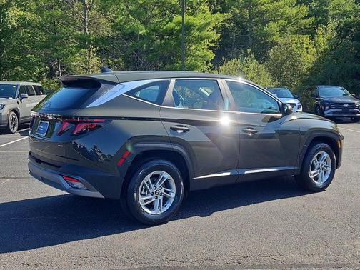 2025 Hyundai TUCSON SE