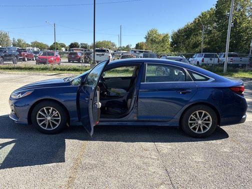 2018 Hyundai SONATA SE