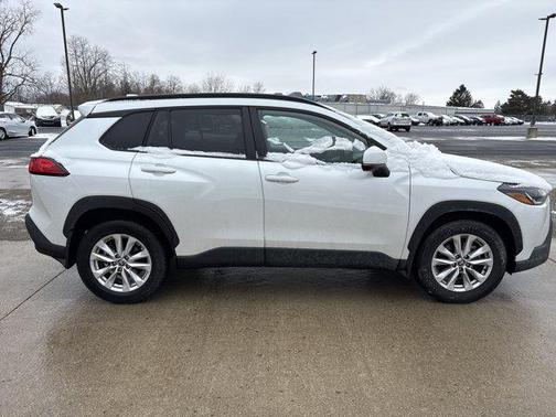 2023 Toyota Corolla Cross LE