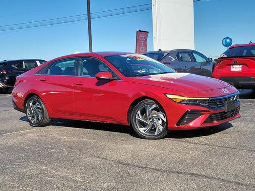 2025 Hyundai ELANTRA SEL