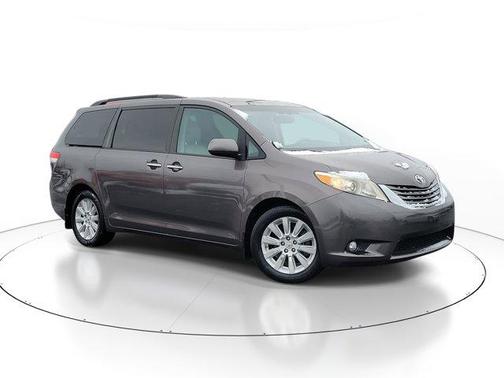 2012 Toyota Sienna XLE