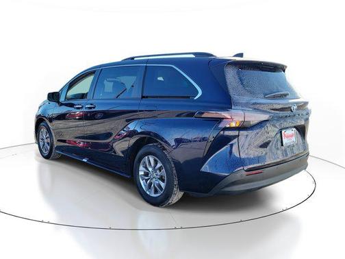 2024 Toyota Sienna XLE