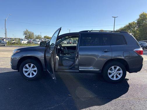 2013 Toyota Highlander SE
