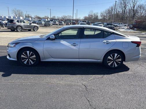 2021 Nissan Altima 2.5 SV