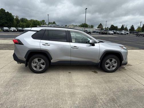 2023 Toyota RAV4 Hybrid XLE