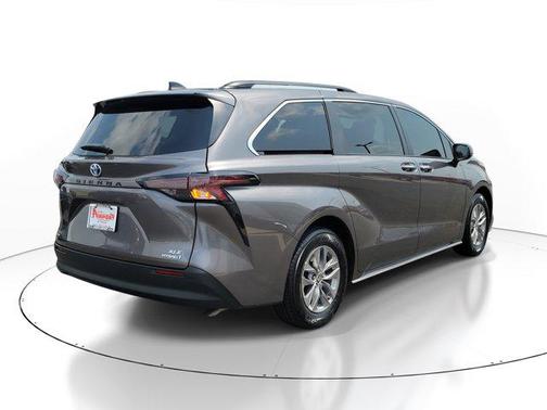 2023 Toyota Sienna XLE 7 Passenger