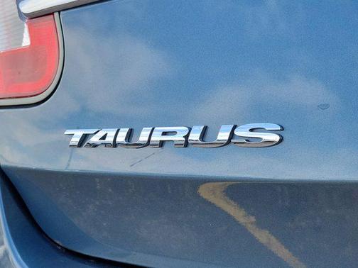 2010 Ford Taurus Limited