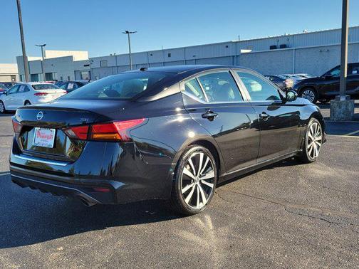 2022 Nissan Altima SR FWD