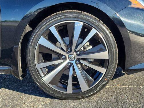 2022 Nissan Altima SR FWD