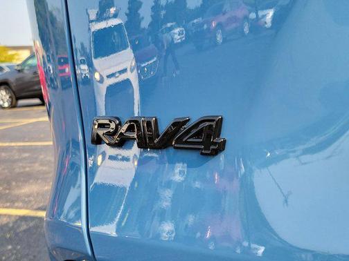 2025 Toyota RAV4 Hybrid SE