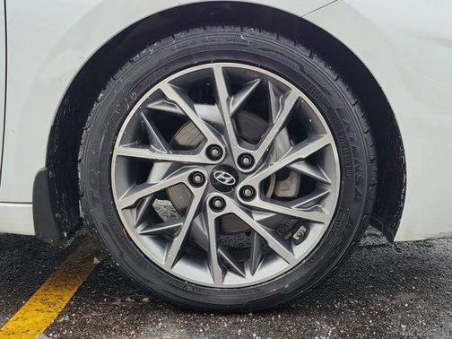 2020 Hyundai ELANTRA Limited