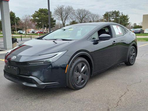 2025 Toyota Prius LE