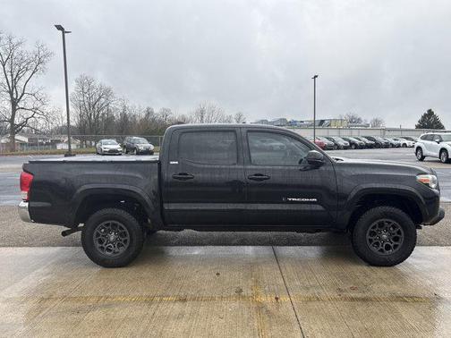 2017 Toyota Tacoma SR5