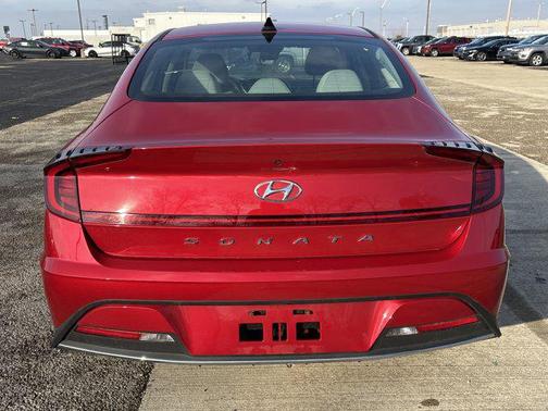 2022 Hyundai SONATA SE