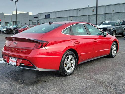 2022 Hyundai SONATA SE