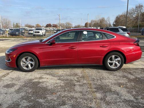 2022 Hyundai SONATA SE