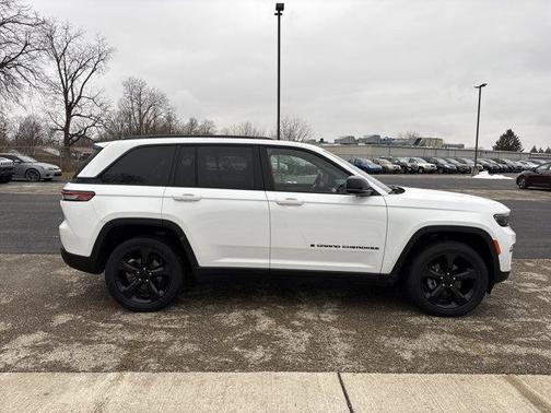 2022 Jeep Grand Cherokee Altitude