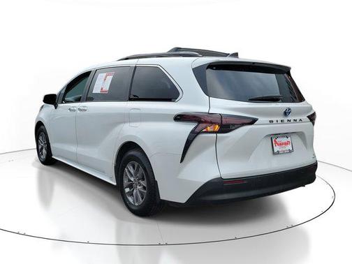 2023 Toyota Sienna XLE
