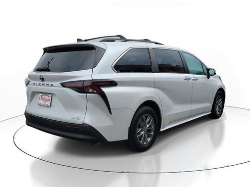 2023 Toyota Sienna XLE