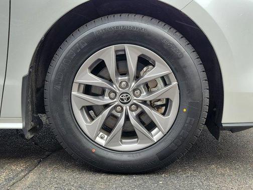 2023 Toyota Sienna XLE