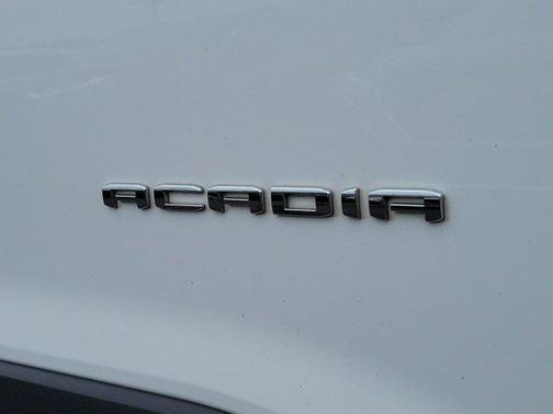 2023 GMC Acadia FWD SLT