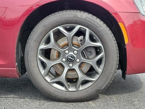 2018 Chrysler 300 S