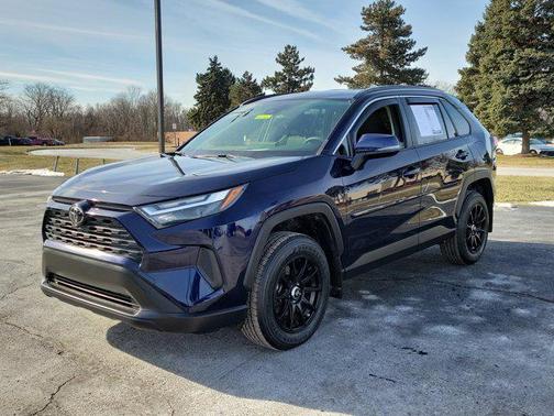 2022 Toyota RAV4 XLE