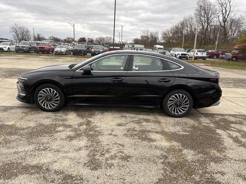 2024 Hyundai SONATA Hybrid Limited