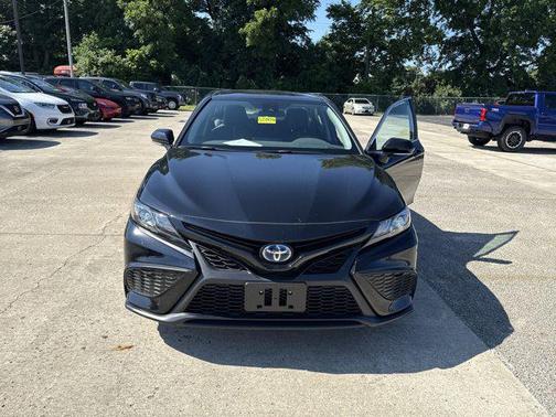 2024 Toyota Camry Hybrid SE