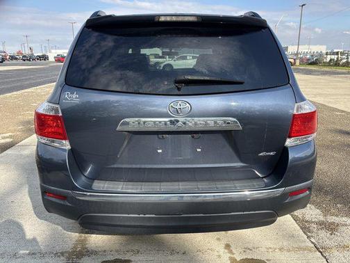 2011 Toyota Highlander SE