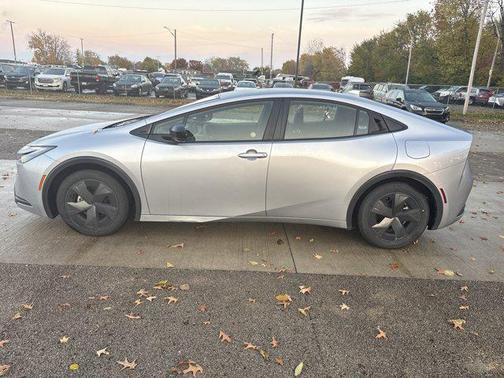 2025 Toyota Prius LE