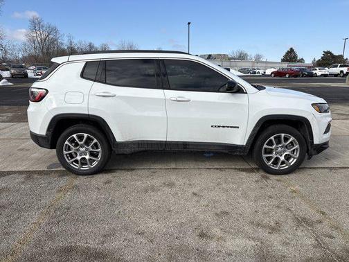 2023 Jeep Compass Latitude Lux