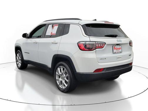 2023 Jeep Compass Latitude Lux