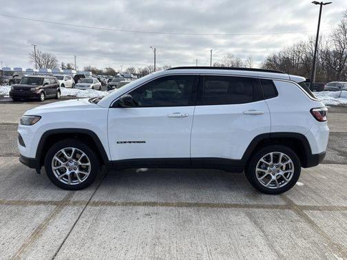 2023 Jeep Compass Latitude Lux