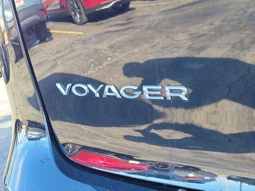 2024 Chrysler Voyager LX