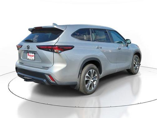 2025 Toyota Highlander XLE