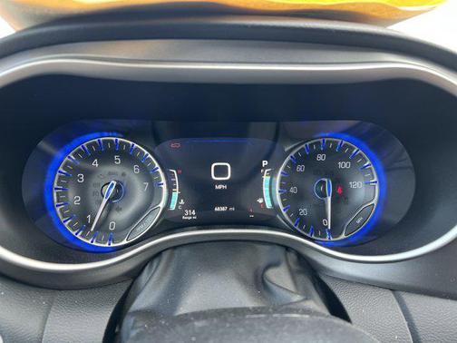2023 Chrysler Pacifica Touring-L