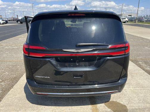 2023 Chrysler Pacifica Touring-L