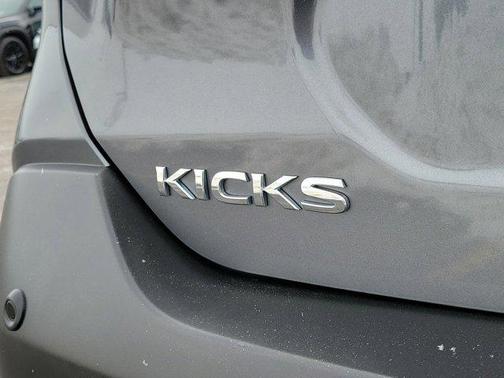 2020 Nissan Kicks S