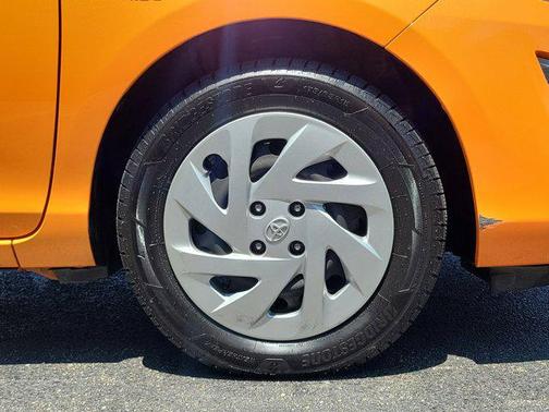 2016 Toyota Prius c Two