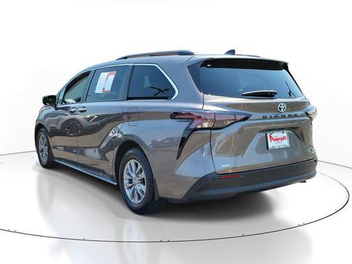 2023 Toyota Sienna XLE 7 Passenger