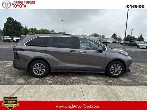 2023 Toyota Sienna XLE 7 Passenger