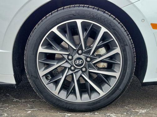 2020 Hyundai SONATA Limited