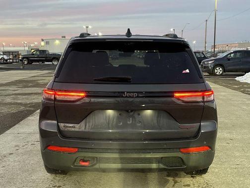 2022 Jeep Grand Cherokee Trailhawk