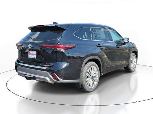 2025 Toyota Highlander Platinum