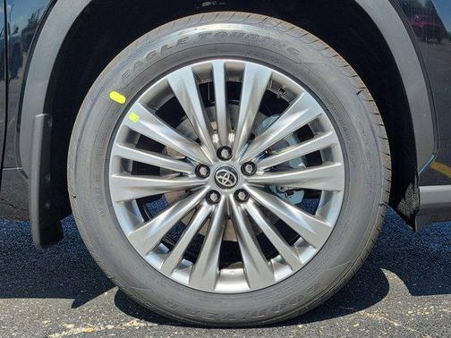 2025 Toyota Highlander Platinum