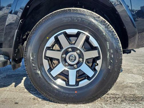 2024 Toyota 4Runner TRD Off Road